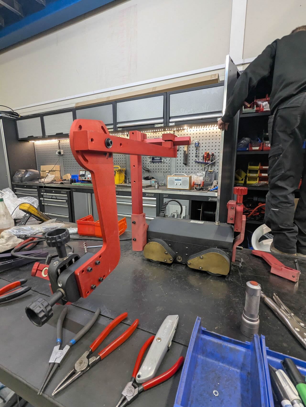 Lizard Automated Welding Tractor Goes Out Of The Door